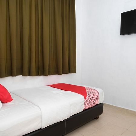 Oyo 905 Hotel De'Light Villa Kota Bharu Exteriör bild