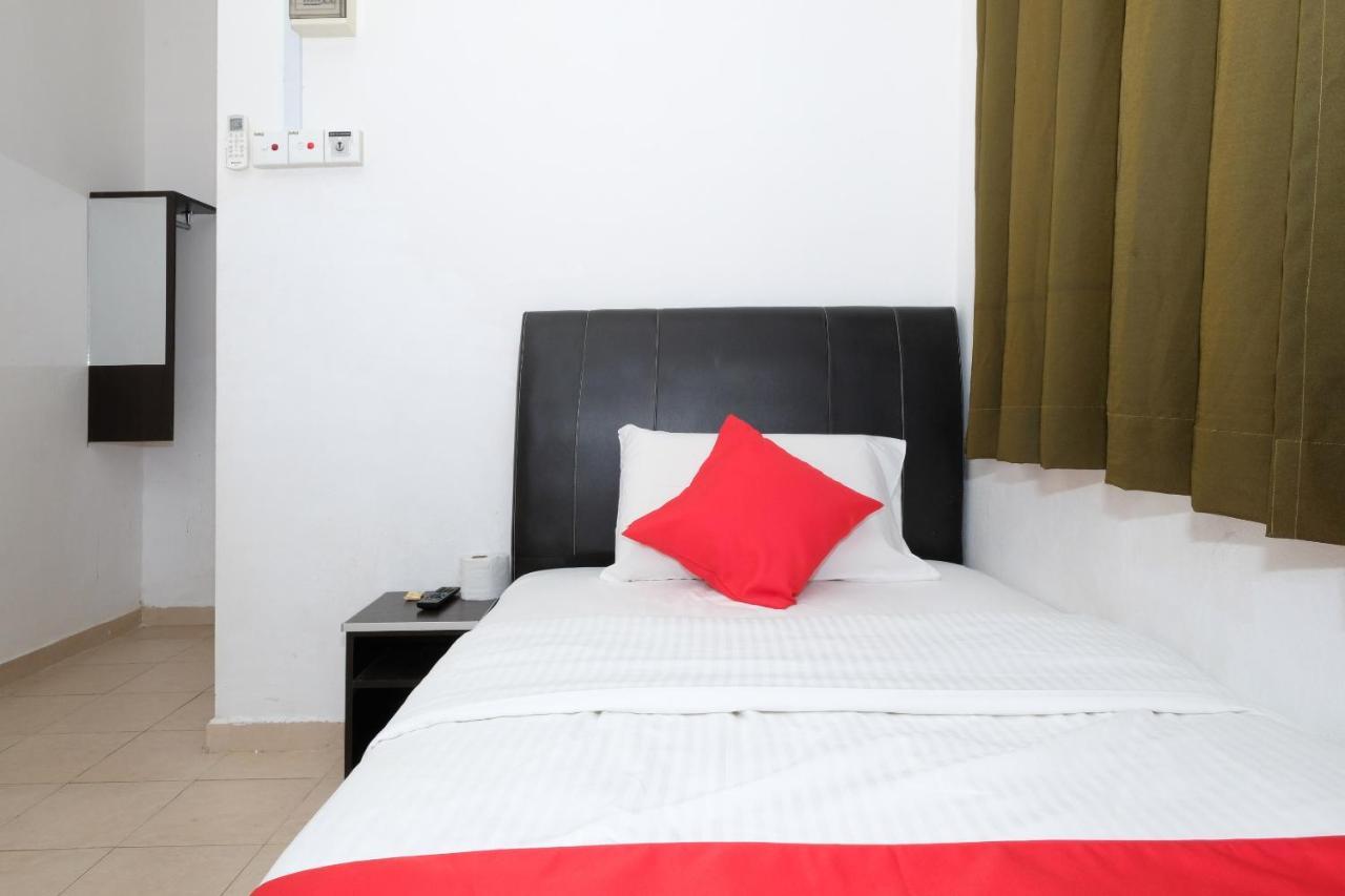 Oyo 905 Hotel De'Light Villa Kota Bharu Exteriör bild