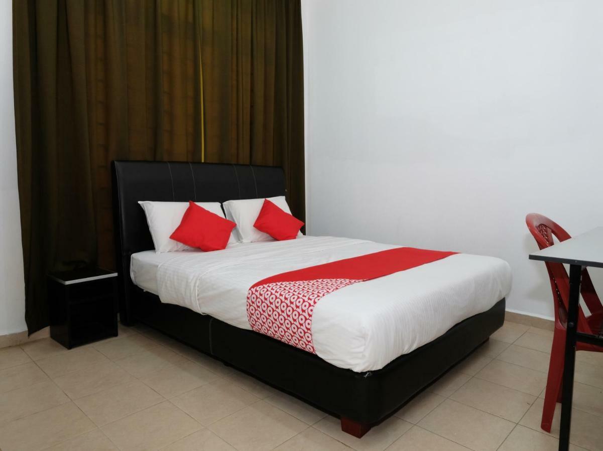 Oyo 905 Hotel De'Light Villa Kota Bharu Exteriör bild